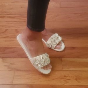 Mercedes Castillo Flats